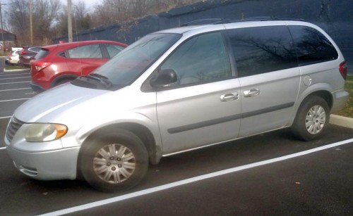 2005 chrysler town country in ohio by owner