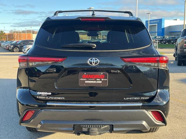 2022 toyota highlander limited