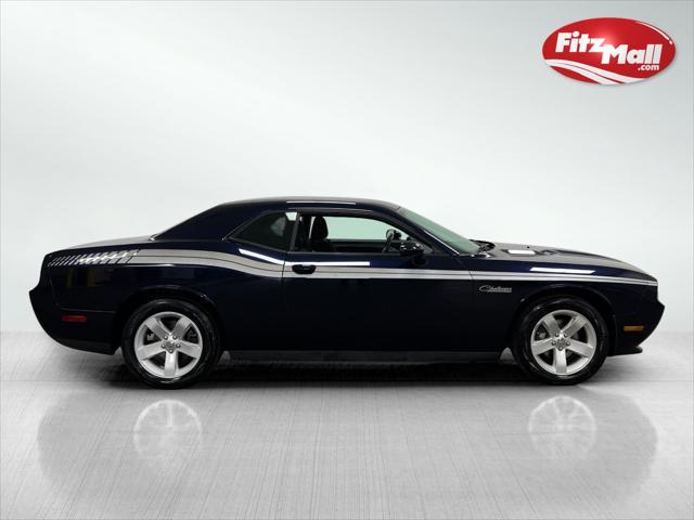 2012 dodge challenger sxt