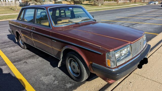 1984 volvo 240 sedan brown rwd automatic dl