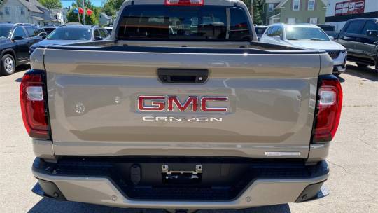 2024 GMC Canyon