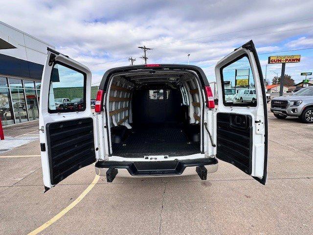 2022 gmc savana 2500 work van