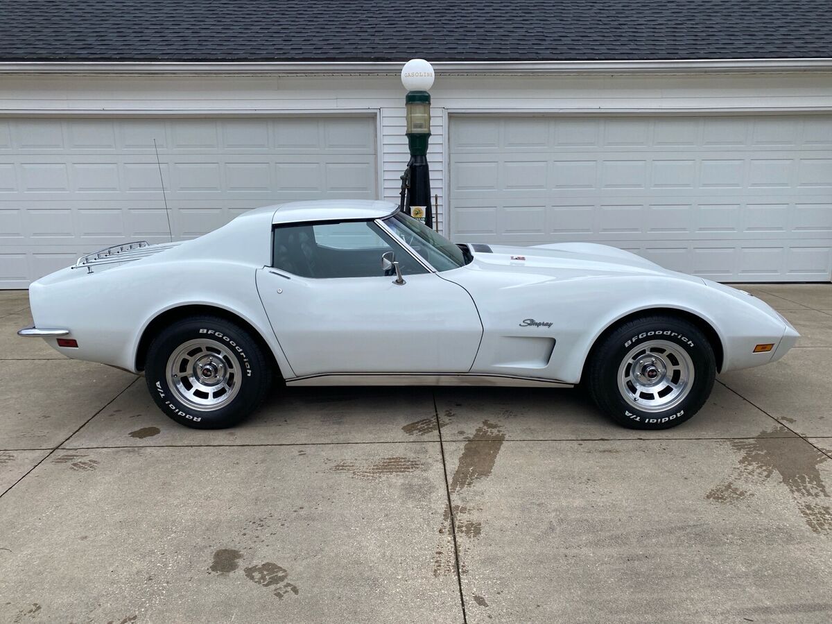 1973 chevrolet corvette coupe white rwd automatic