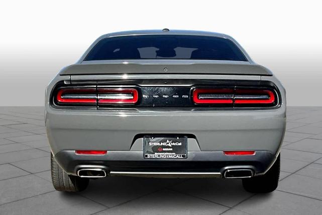 2019 dodge challenger sxt