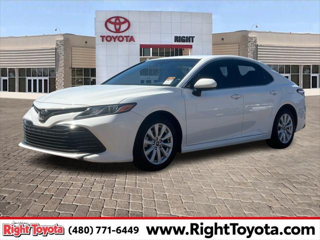 2018 toyota camry le