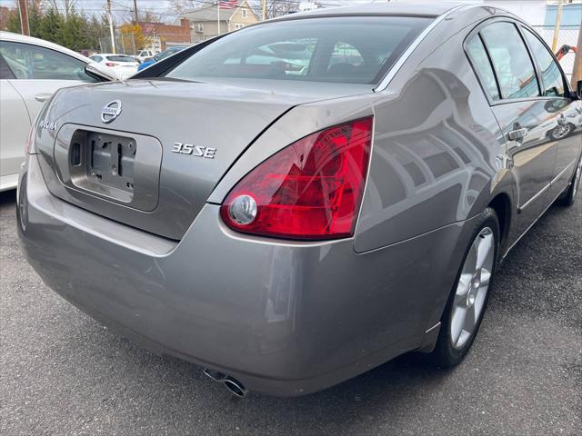 2004 nissan maxima se