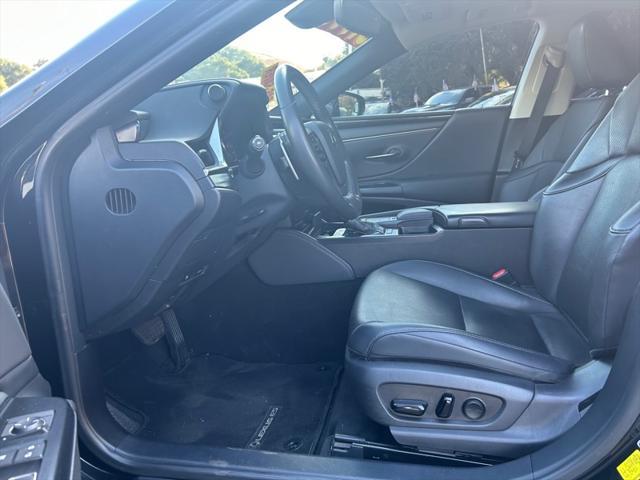 2021 lexus es 300h base