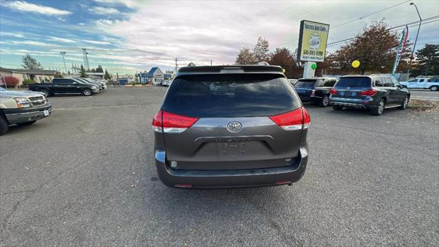 2013 toyota sienna le
