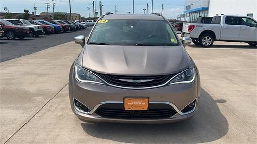 2018 chrysler pacifica hybrid in dulles, virginia