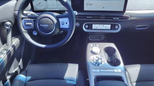 2025 Genesis GV60