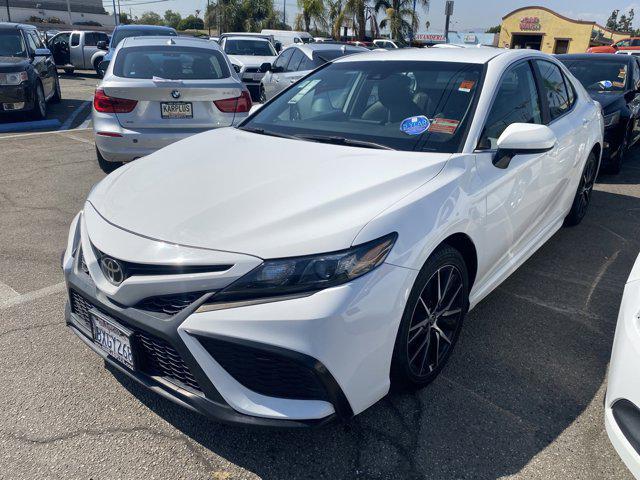 2021 toyota camry se