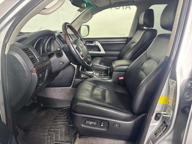 2013 toyota land cruiser v8