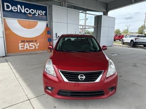 2013 nissan versa 1.6 sl in holland, michigan