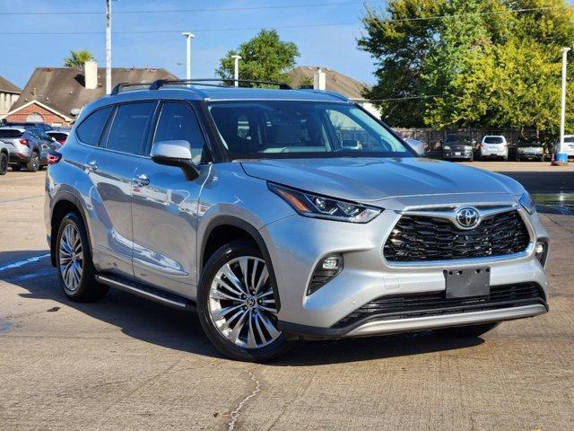 2022 toyota highlander platinum