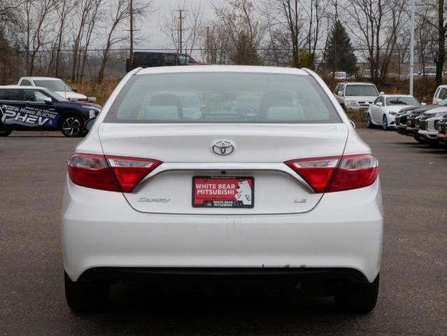 2016 toyota camry le