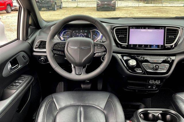 2022 chrysler pacifica hybrid touring l