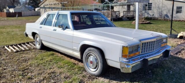 1984 ford ltd sedan white rwd automatic crown victoria
