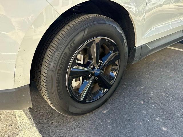 2021 ford edge se