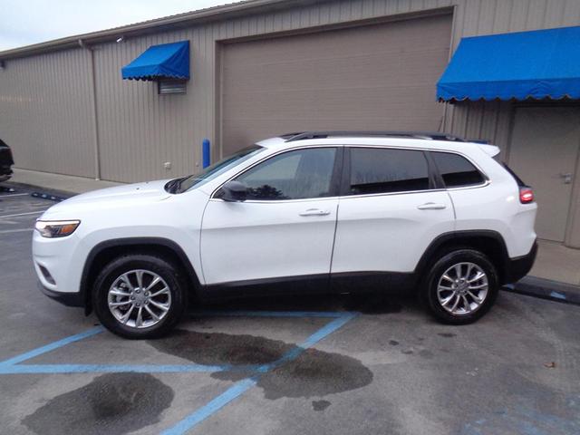 2022 jeep cherokee latitude lux