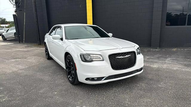 2019 chrysler 300 s