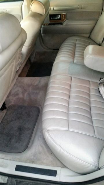 1991 lincoln town car - super nice with low mileage