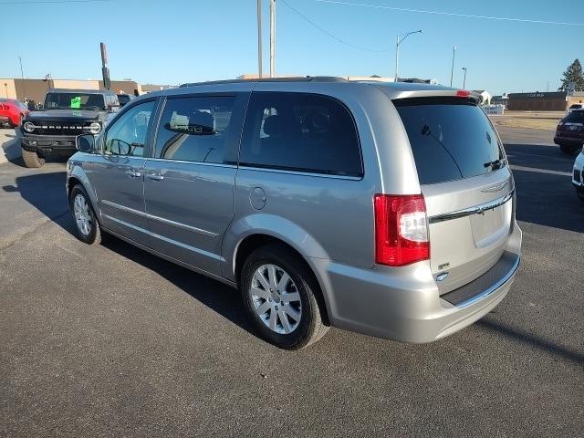 2016 chrysler town & country touring