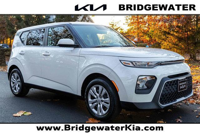 2022 kia soul lx