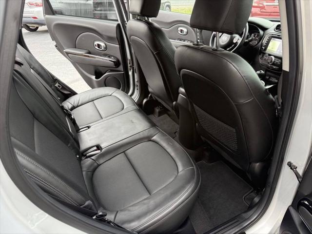 2016 kia soul !