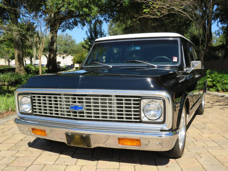1971 chevrolet c10 deluxe suburban