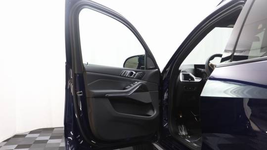 2025 BMW X7