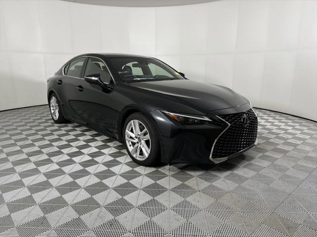 2022 lexus is 300 base