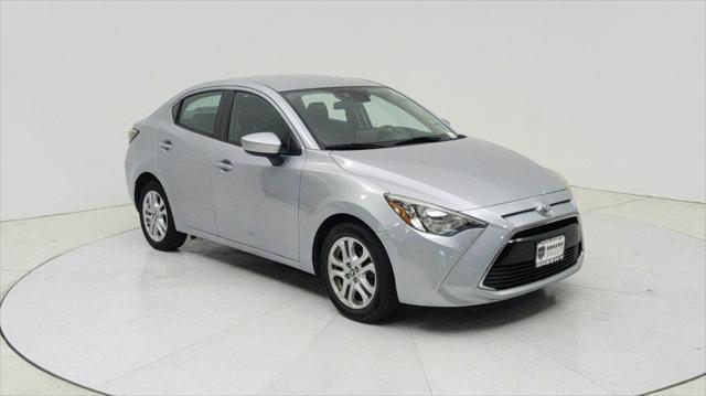 2018 toyota yaris ia base