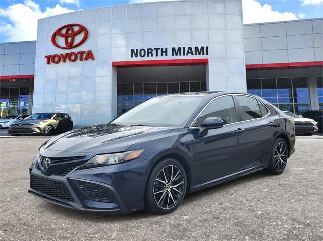 2021 toyota camry se