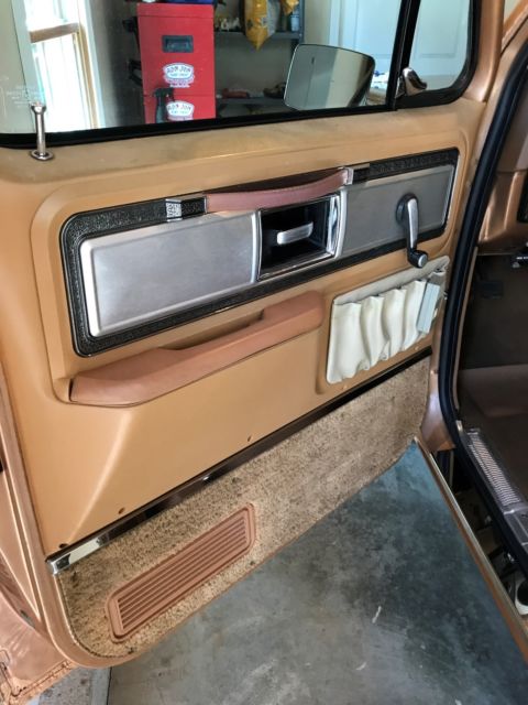 1979 gmc sierra classic short bed square body pick up