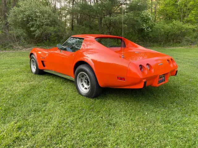 1976 chevrolet corvette coupe orange rwd automatic