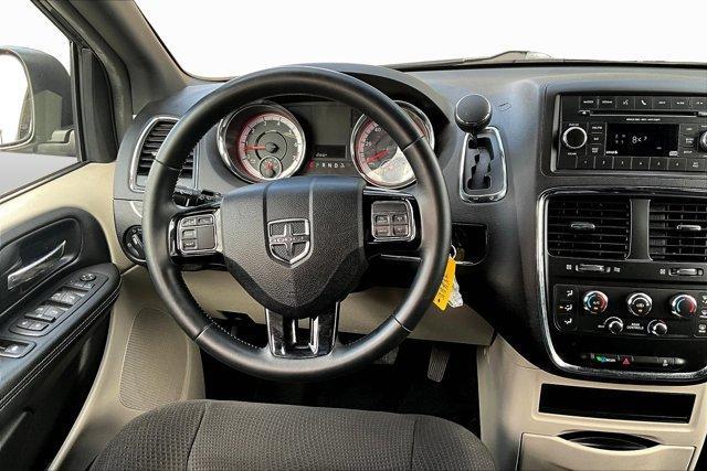 2016 dodge grand caravan avp/se