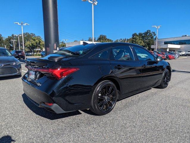 2022 toyota avalon hybrid xse nightshade