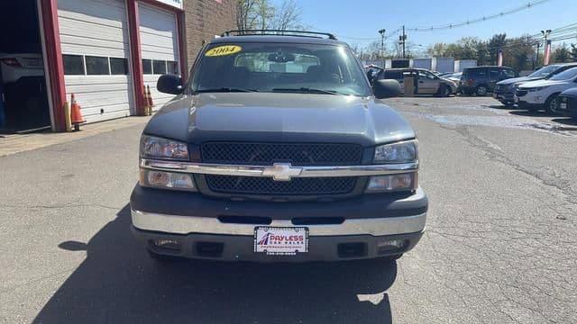 2004 chevrolet avalanche sport utility pickup 4d 5 1/4 ft in laurence harbor, new jersey