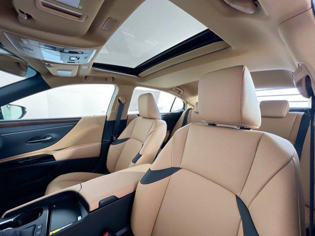 2025 lexus es 300h base