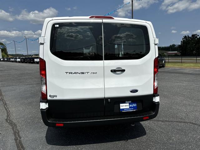 2022 ford transit-150 base