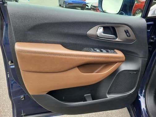 2018 chrysler pacifica limited front-wheel drive passenger van in cornelius, north carolina