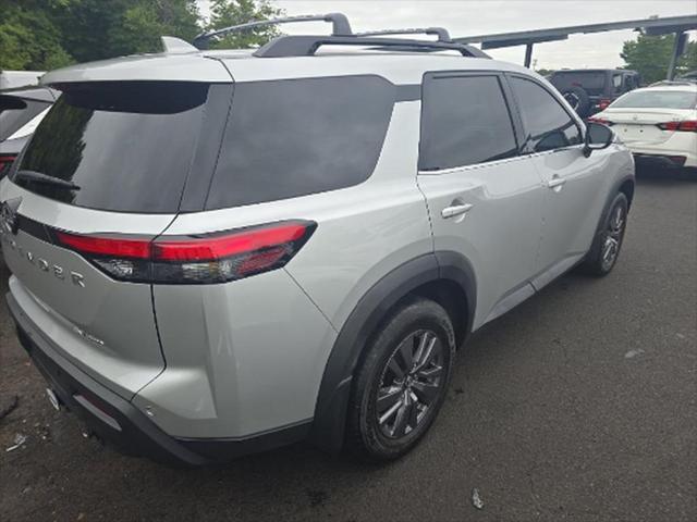 2022 nissan pathfinder sv 4wd