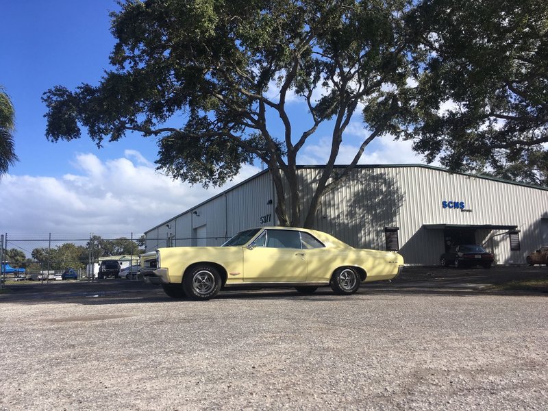 pontiac gto coupe