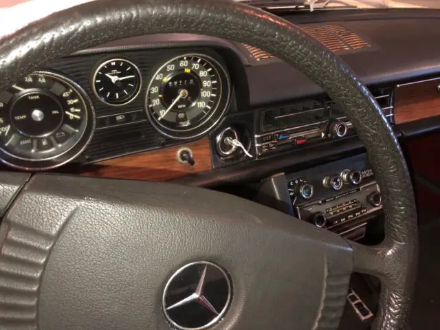 1976 mercedes 300d