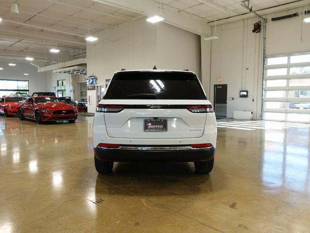 2023 jeep grand cherokee laredo