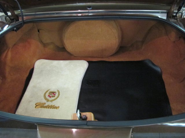 5.7l v8 automatic sedan