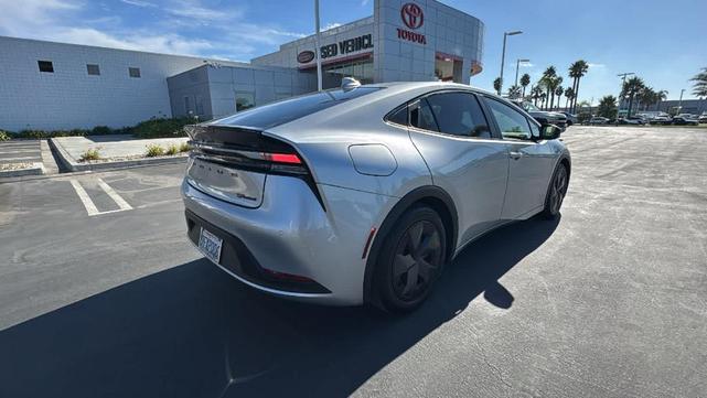 2023 toyota prius prime se