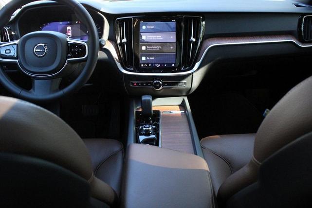 2023 volvo v60 cross country b5 plus