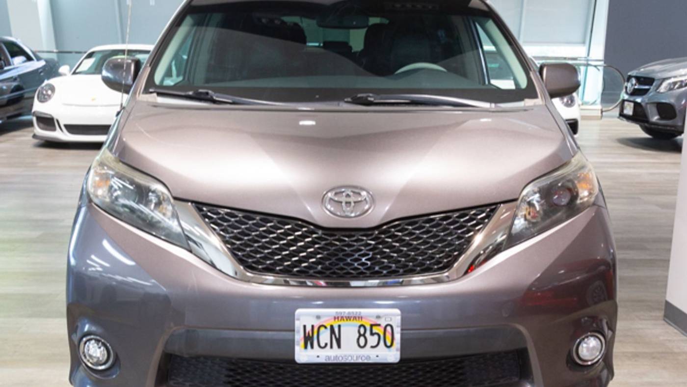 2013 toyota sienna se 8-passenger