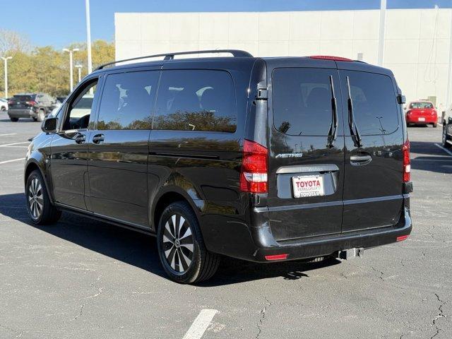 2022 mercedes-benz metris base